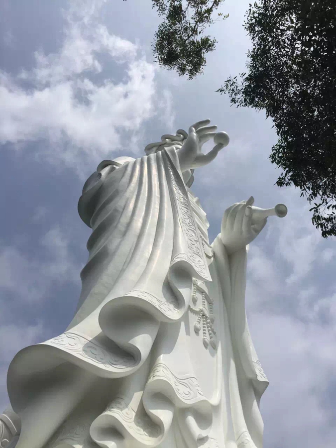 位于新界大埔区洞梓,建有全球第二高观音像青铜观音像的慈山寺