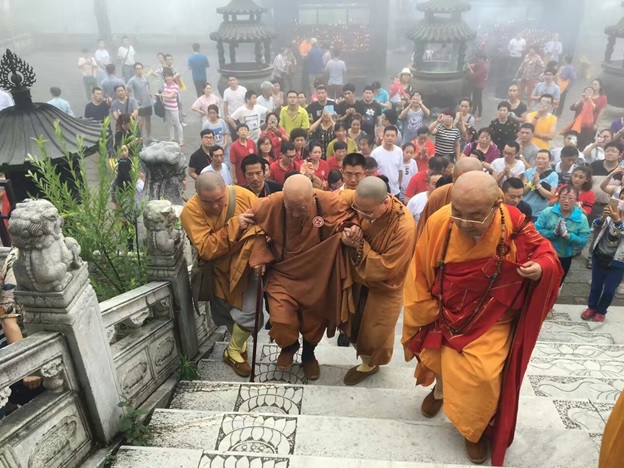 湛山精舍朝拜九华山肉身宝殿